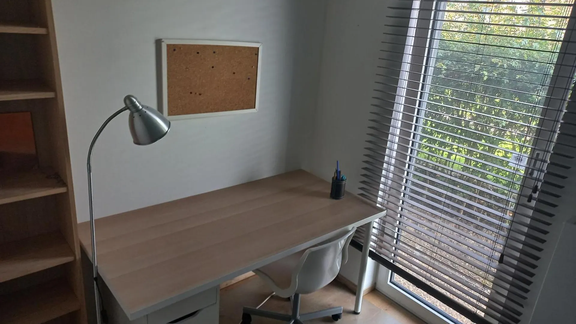 Monastery Garden - Nice Appartment With 1 Double Room And 2 Single Rooms - Children Welcome - 20 Min Center Brussels Wezembeek-Oppem Quarto em Acomodações Particulares